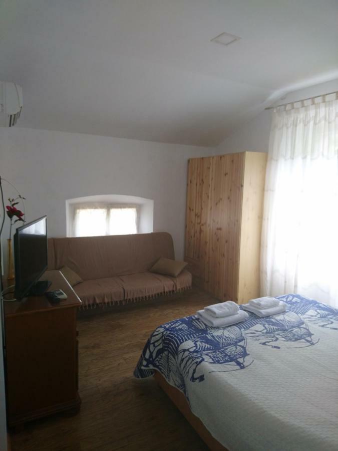 Apartment Dalmatinac Ivo Polace Ngoại thất bức ảnh